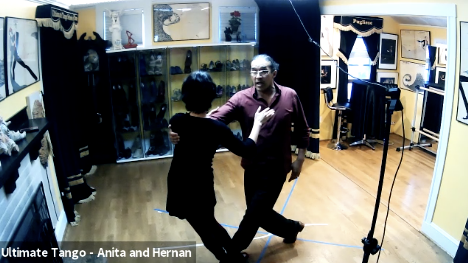Anita and Hernan Brizuela during colgadas tango lessons